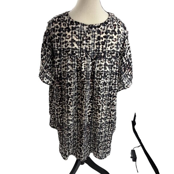 Torrid Womens Blouse Leopard Print Keyhole Short Sleeve Plus Size 4X - Picture 4 of 7
